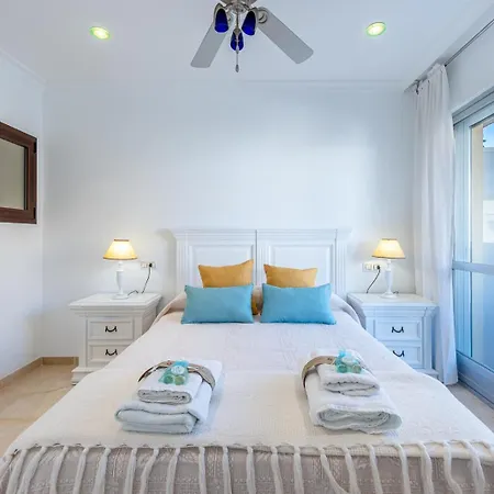 Apartment 797 Rentals- Renovado Piso En El Paseo Maritimo *