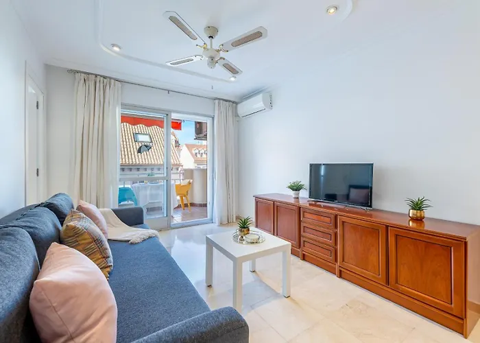 797 Rentals- Renovado Piso En El Paseo Maritimo Fuengirola