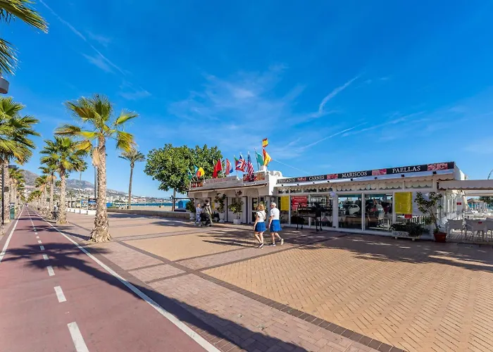 Apartamento 797 Rentals- Renovado Piso En El Paseo Maritimo *