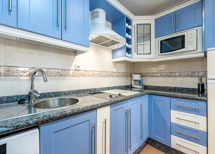 797 Rentals- Renovado Piso En El Paseo Maritimo