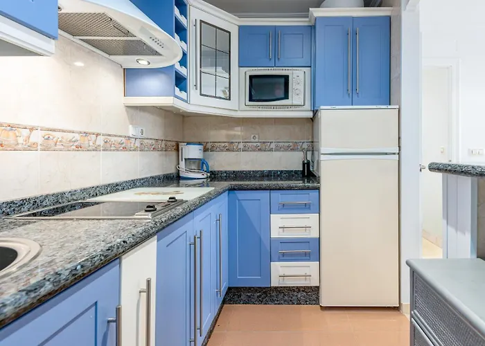 797 Rentals- Renovado Piso En El Paseo Maritimo フエンヒロラ