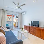 797 Rentals- Renovado Piso En El Paseo Maritimo フエンヒロラ