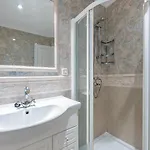 797 Rentals- Renovado Piso En El Paseo Maritimo *